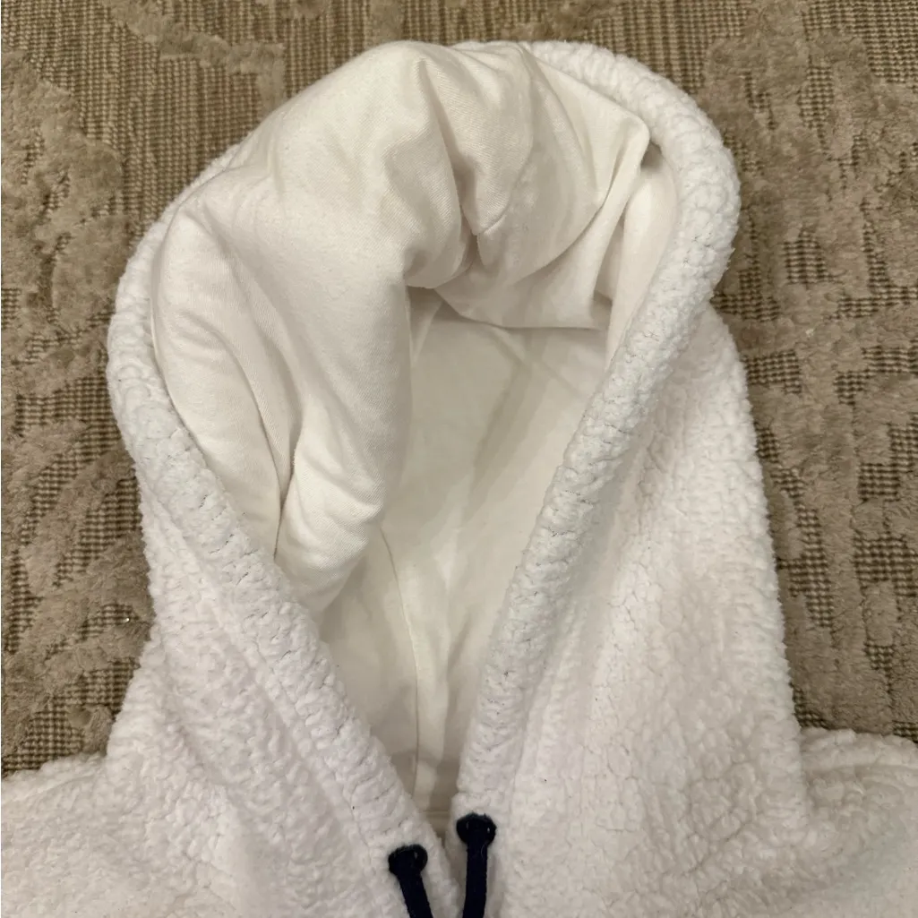 FILA Women’s White Navy Fuzzy Cozy Hoodie Hooded Sweater Size Large - Image 7