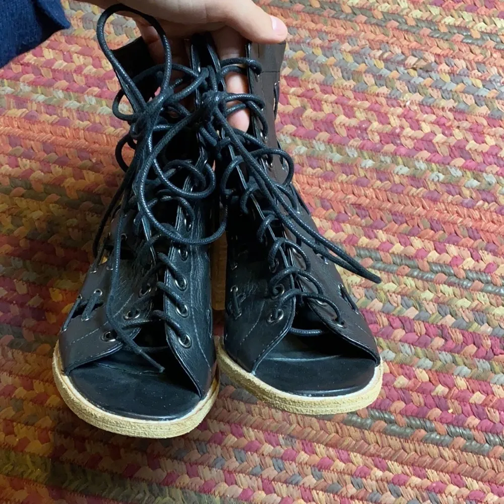 MOLLINI DATBAR BLACK LEATHER LACE UP OPEN TOE ANKLE BLOCK SANDALS Size 7.5 - Image 5