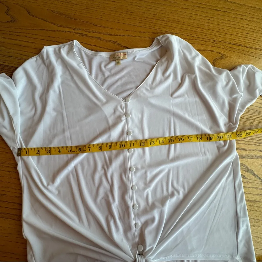 Choices Women’s XL White Button Up Tie At bottom Top NWT 3/4 Sleeve - Image 9