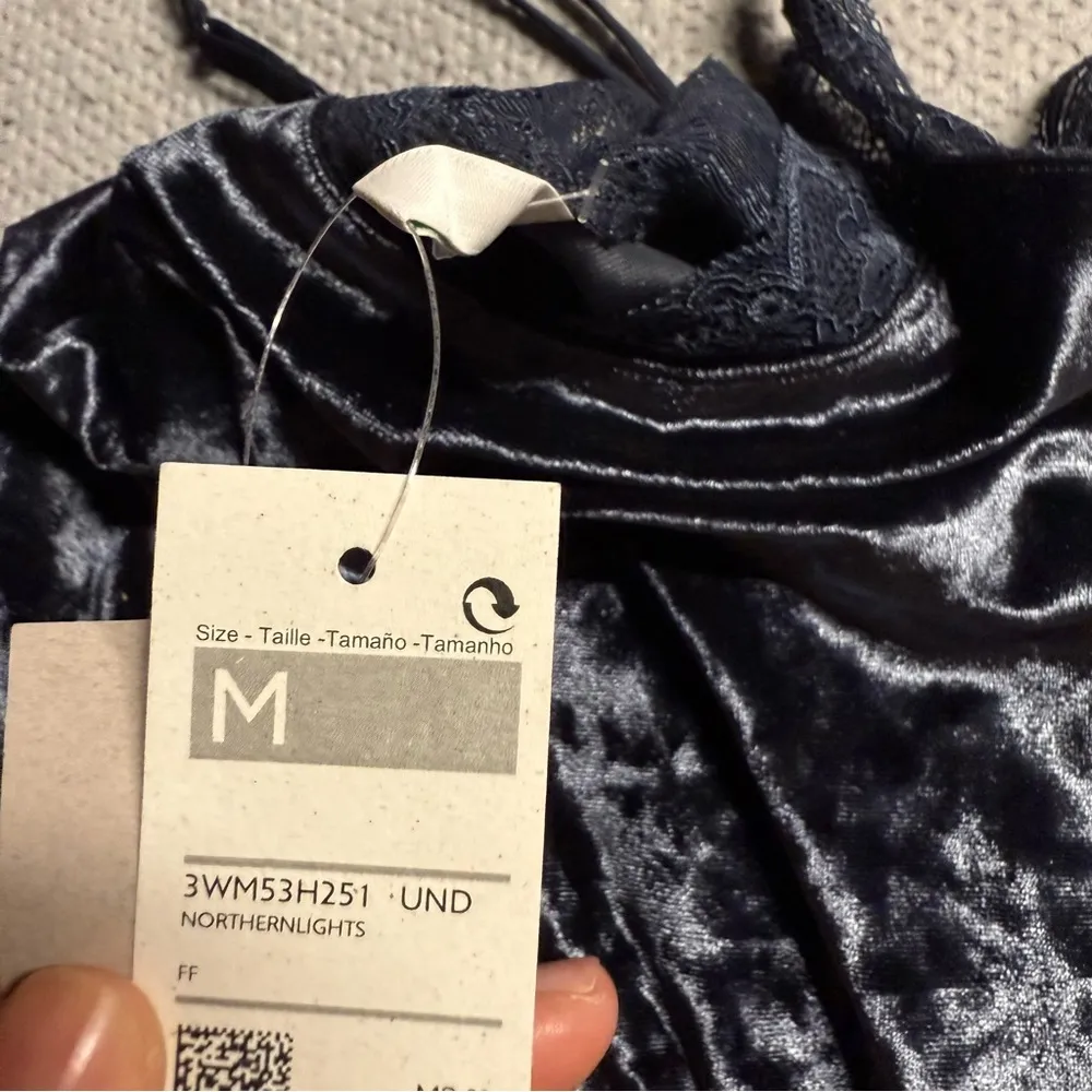 benetton undercolors crushed velvet velour lace trim cami tank top in grey blue - Image 3