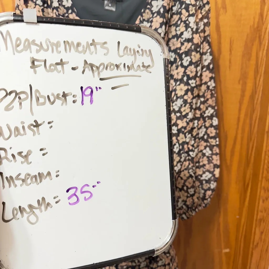 New Club Monaco Floral V-Neck Mini Dress size 8 - Image 3