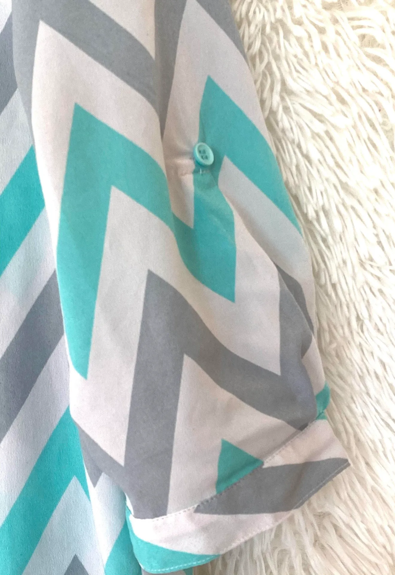 Tacera Aqua Chevron Tab Sleeve Blouse Size M - Image 6