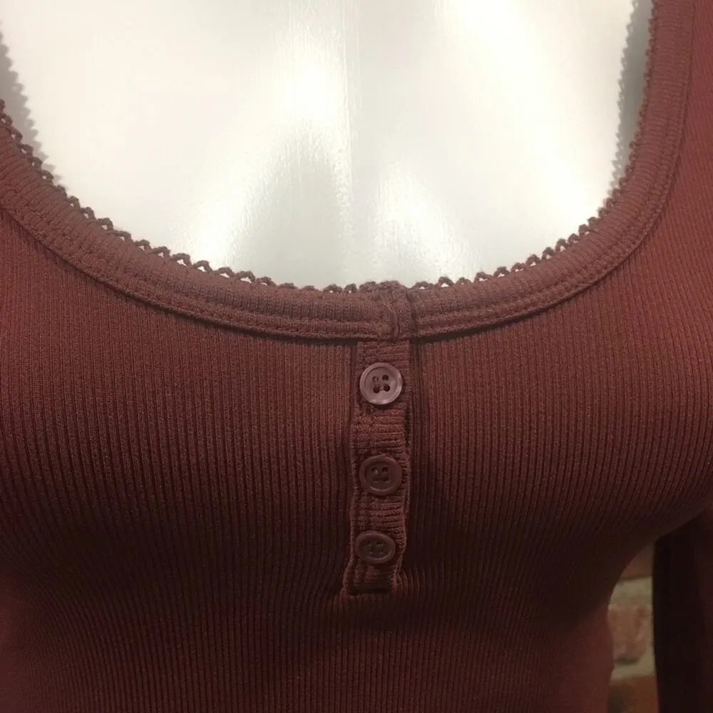Women's Scoop Neck Bodysuit sz Small Burgundy Color bodysuit - Image 3