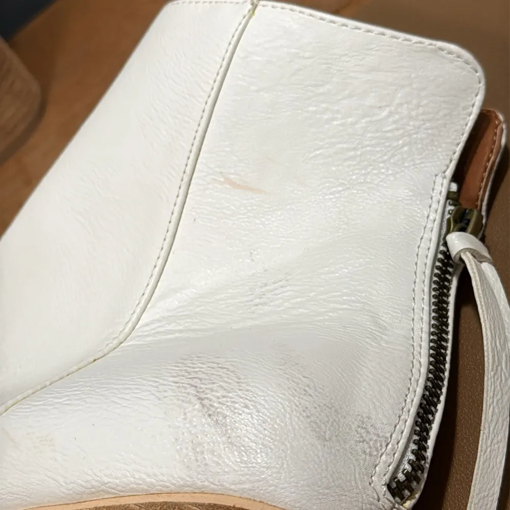 BEAST FASHION size 10 white 3” faux leather Weslee heeled ankle boot zip up back - Image 11