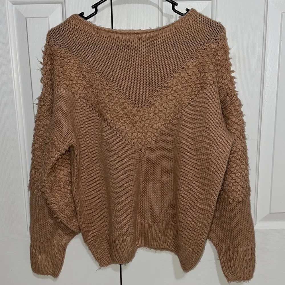 She + Sky Textured V Sweater Blush Tan Small/Medium - Image 2