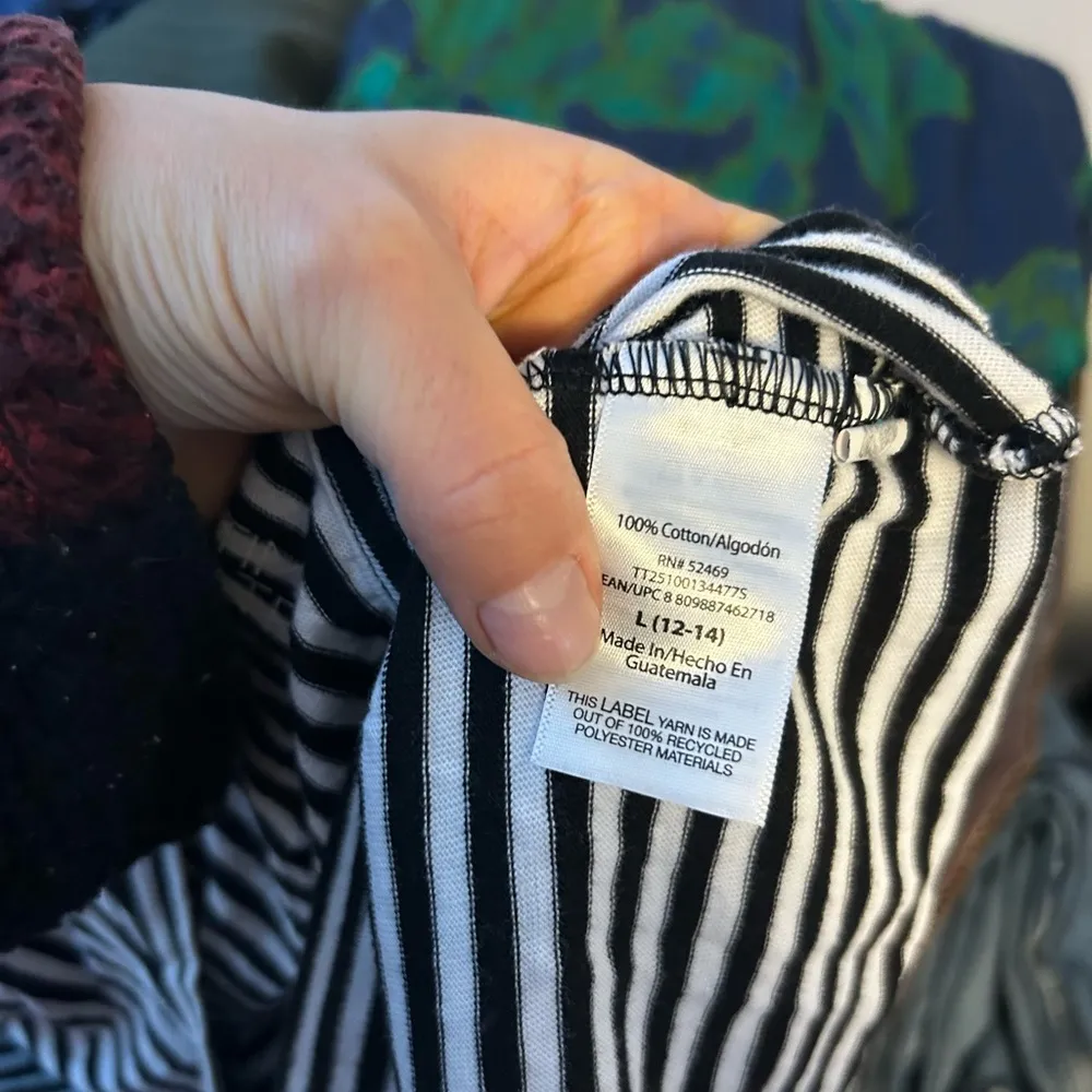 Time and Tru Black and White Striped T - Image 4