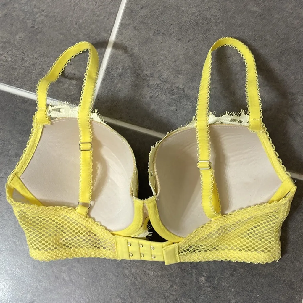 Victoria’s Secret Dream Angels Lined Demi Bra size 32DD - Image 4