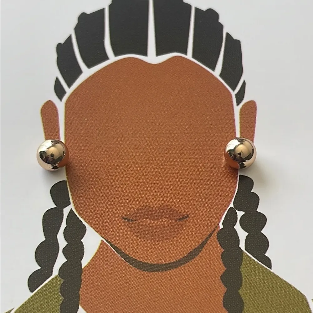 Chic gold tone Ball Stud Earrings New - Image 5