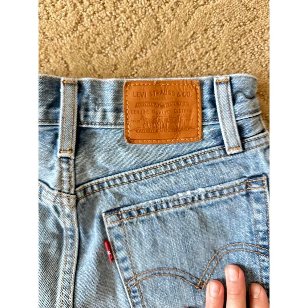 Levi’s Premium Wedgie Shorts – Size 25 - Image 4
