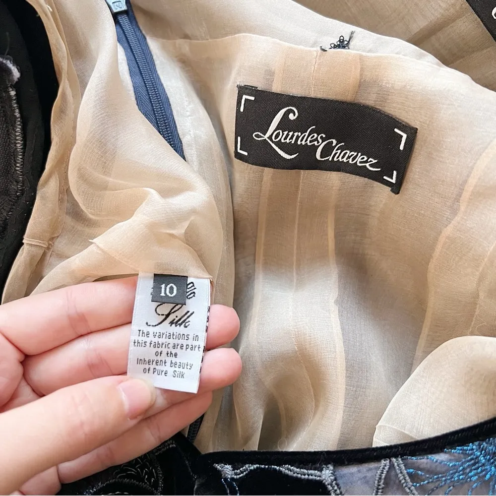 Lourdes Chavez • couture embroidered silk velvet gown floral black blue formal Size 10 - Image 5