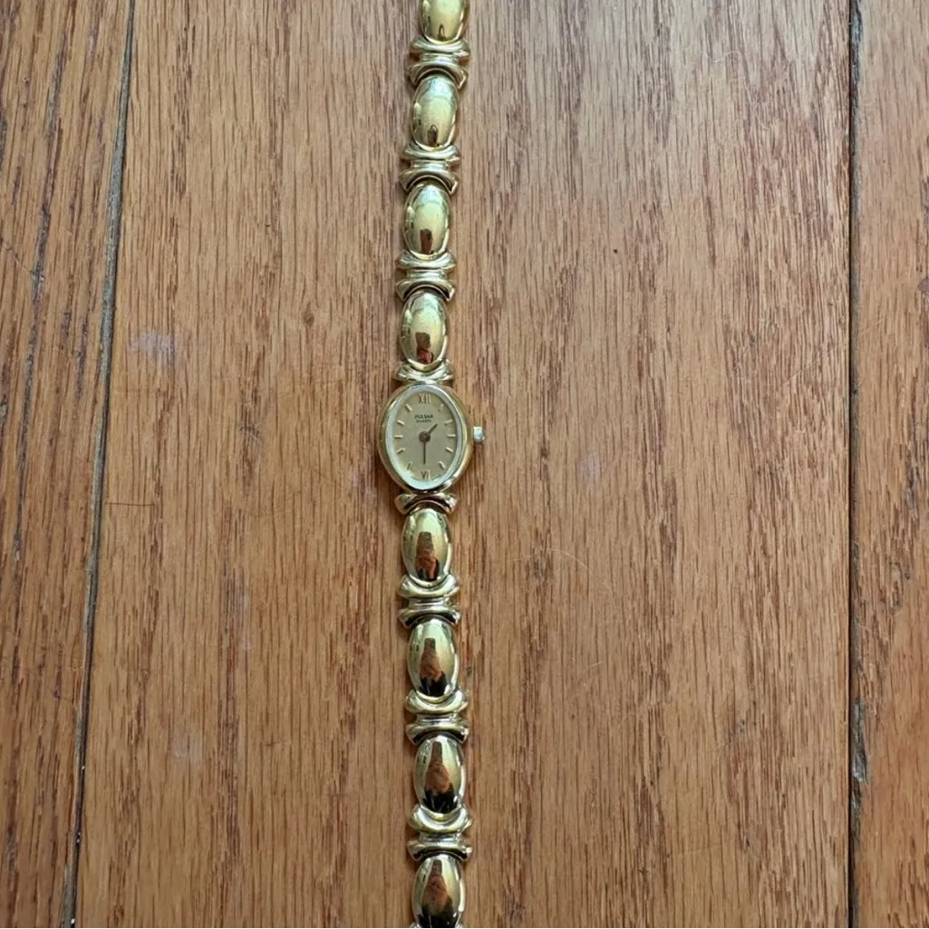 Vintage Gold Tone Pulsar Quartz Bracelet Watch | Needs Battery - Image 2