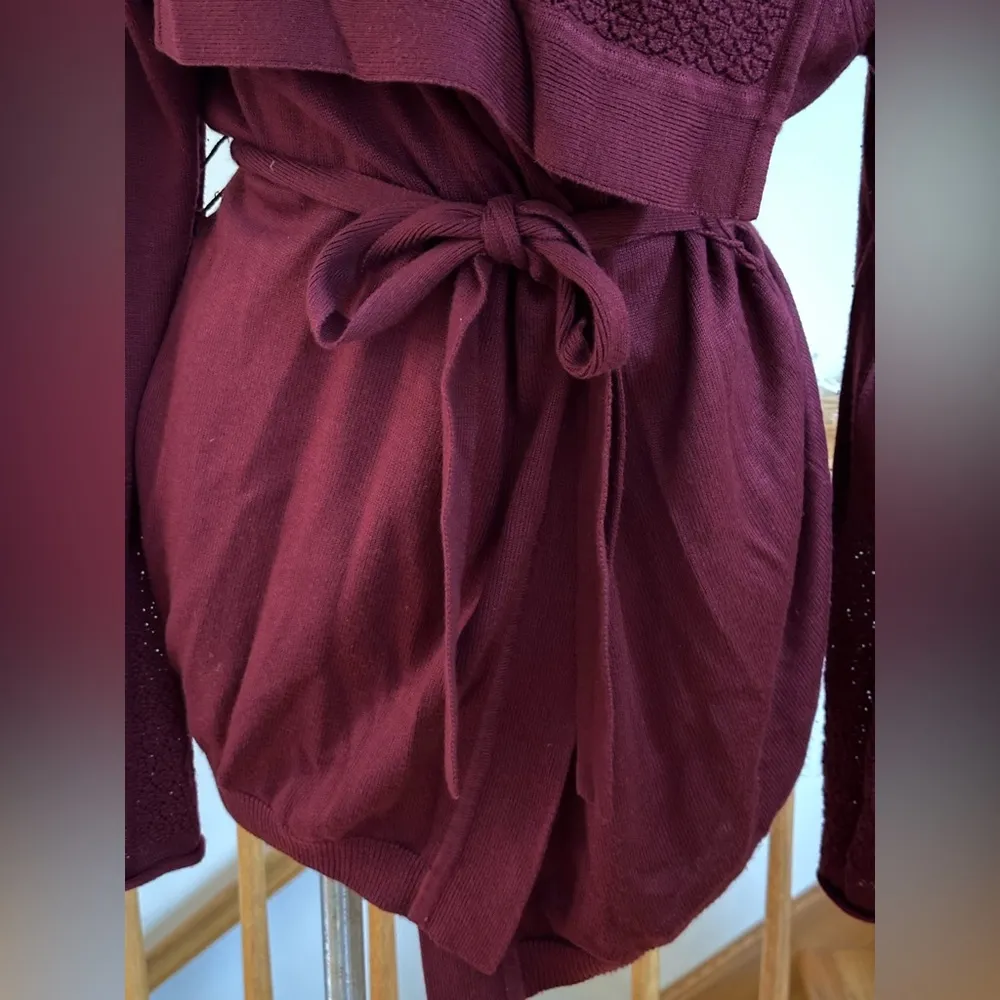 Burgundy Tight knit sweater With  belt, shawl &  collar Sz L - Image 6