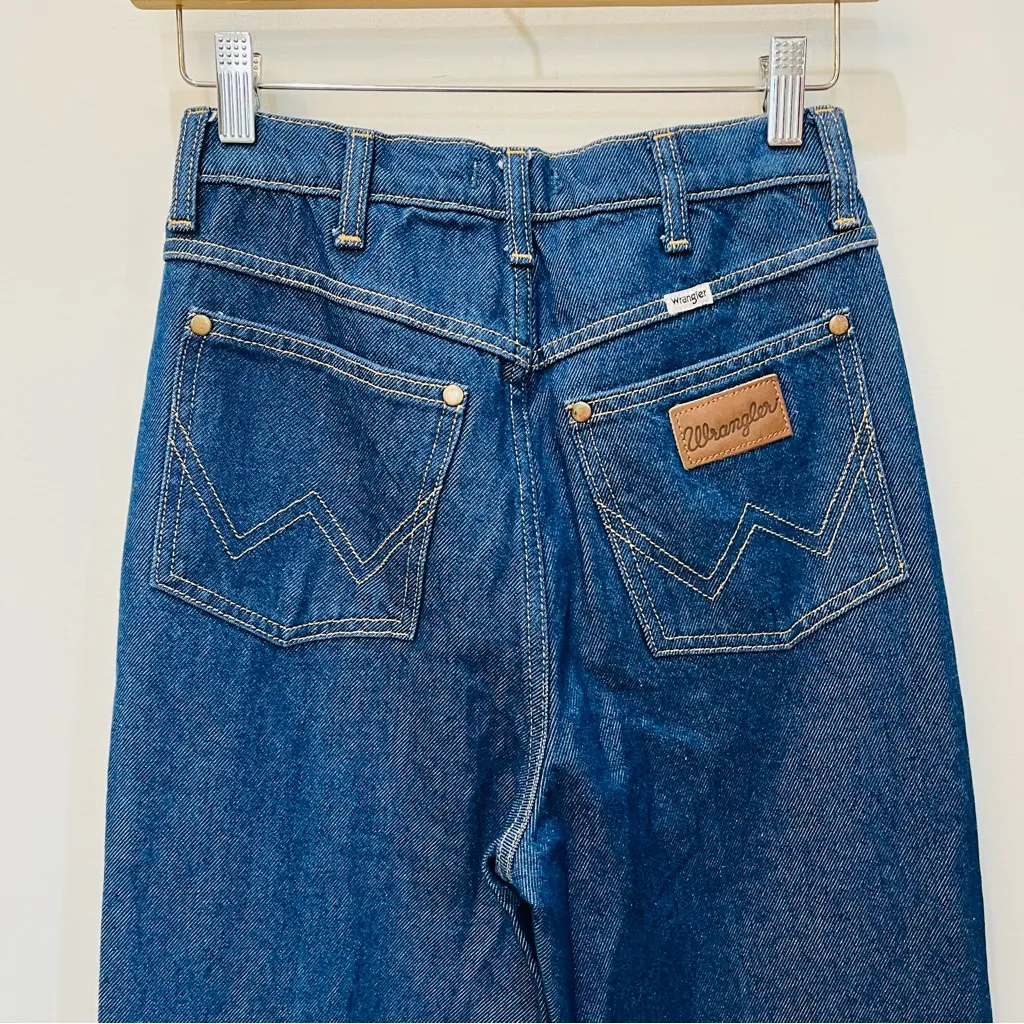 Wrangler ‘70s High Rise Flare Jean High-Waisted Blue Flare Jeans sz 26/32 - Image 3