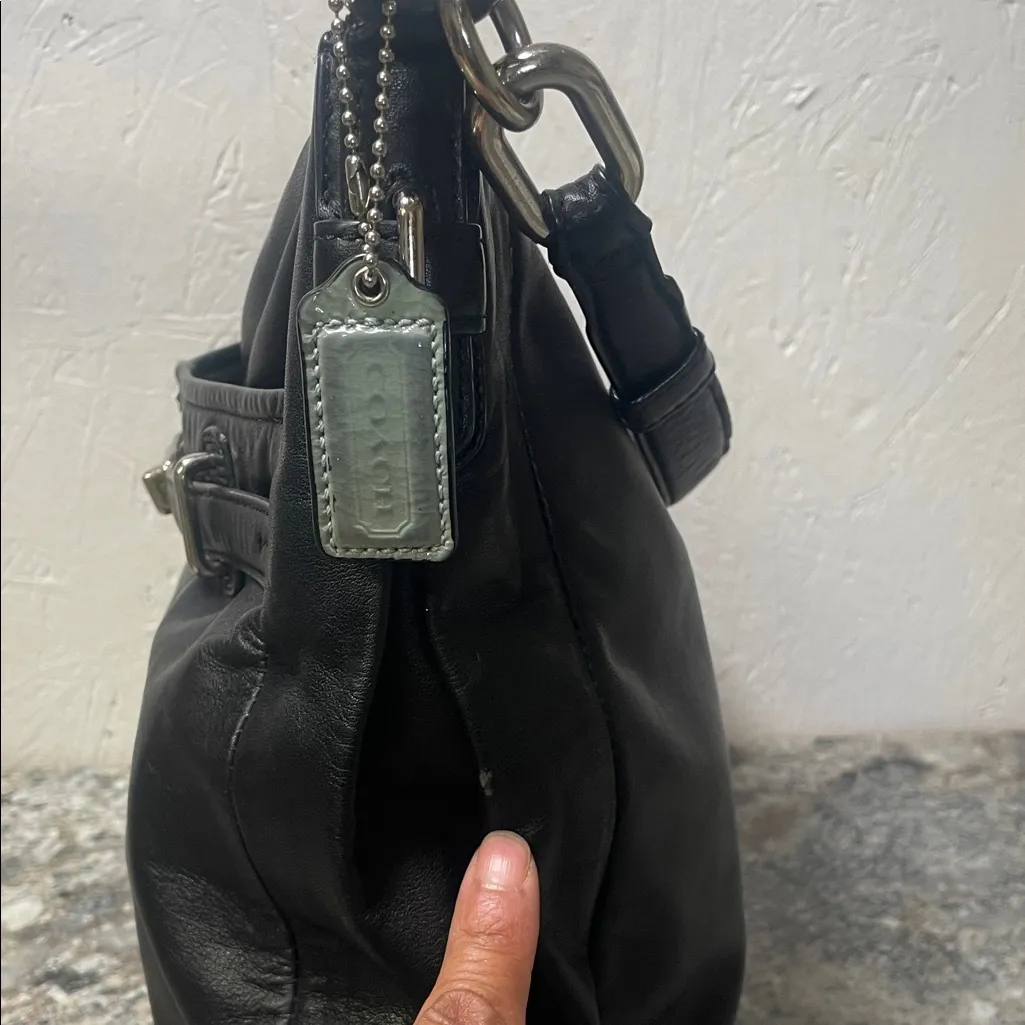 Authentic Coach Black Leather Chelsea Hobo Shoulder Bag Classic Chic & Y2K Vibe - Image 4