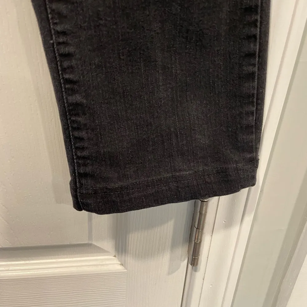 L.L. Bean Size 10 Cropped 21” Inseam Black Straight Leg Denim Original Fit Jeans - Image 4