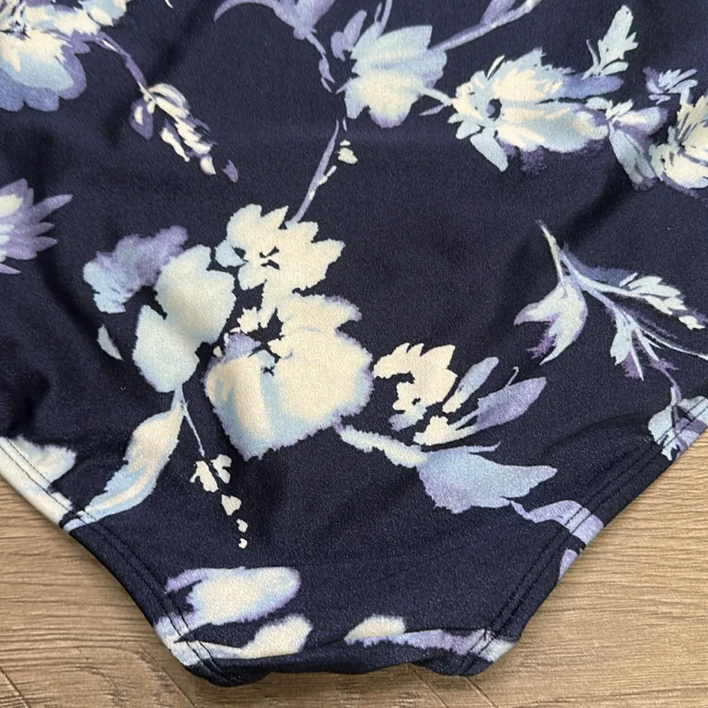 Athleta Aqualuxe Square Neck Plunge One Piece Swimsuit Blue‎ Floral Size Small - Image 7