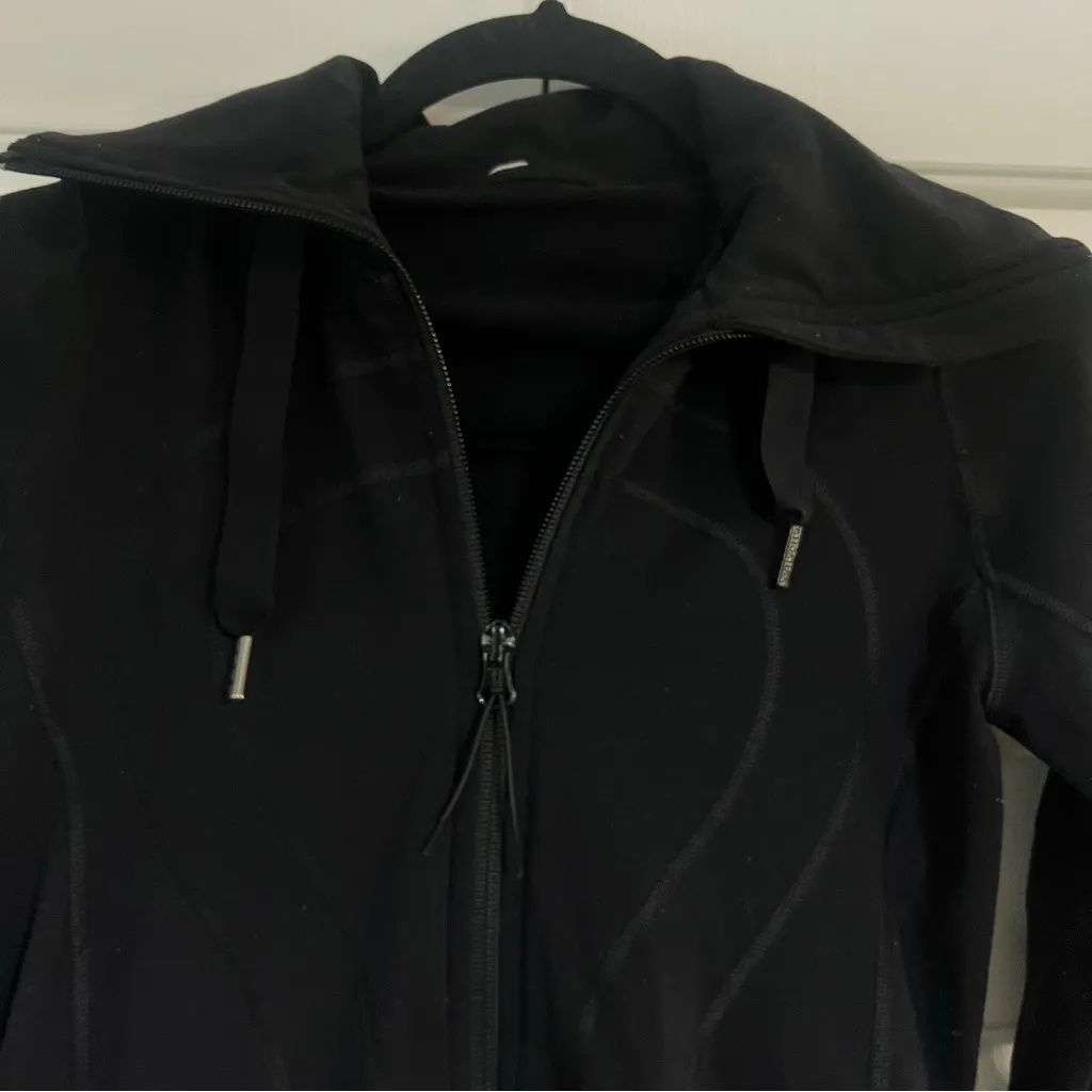 Lululemon Bundle Lot *Flawed* Size 2 Black Stride Jacket and Light Green Tank - Image 8