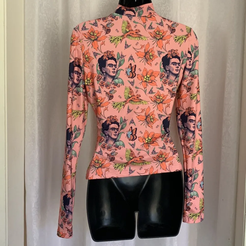 SHEIN FRIEDA KAHLO STRETCH TOP Sz:M - Image 2