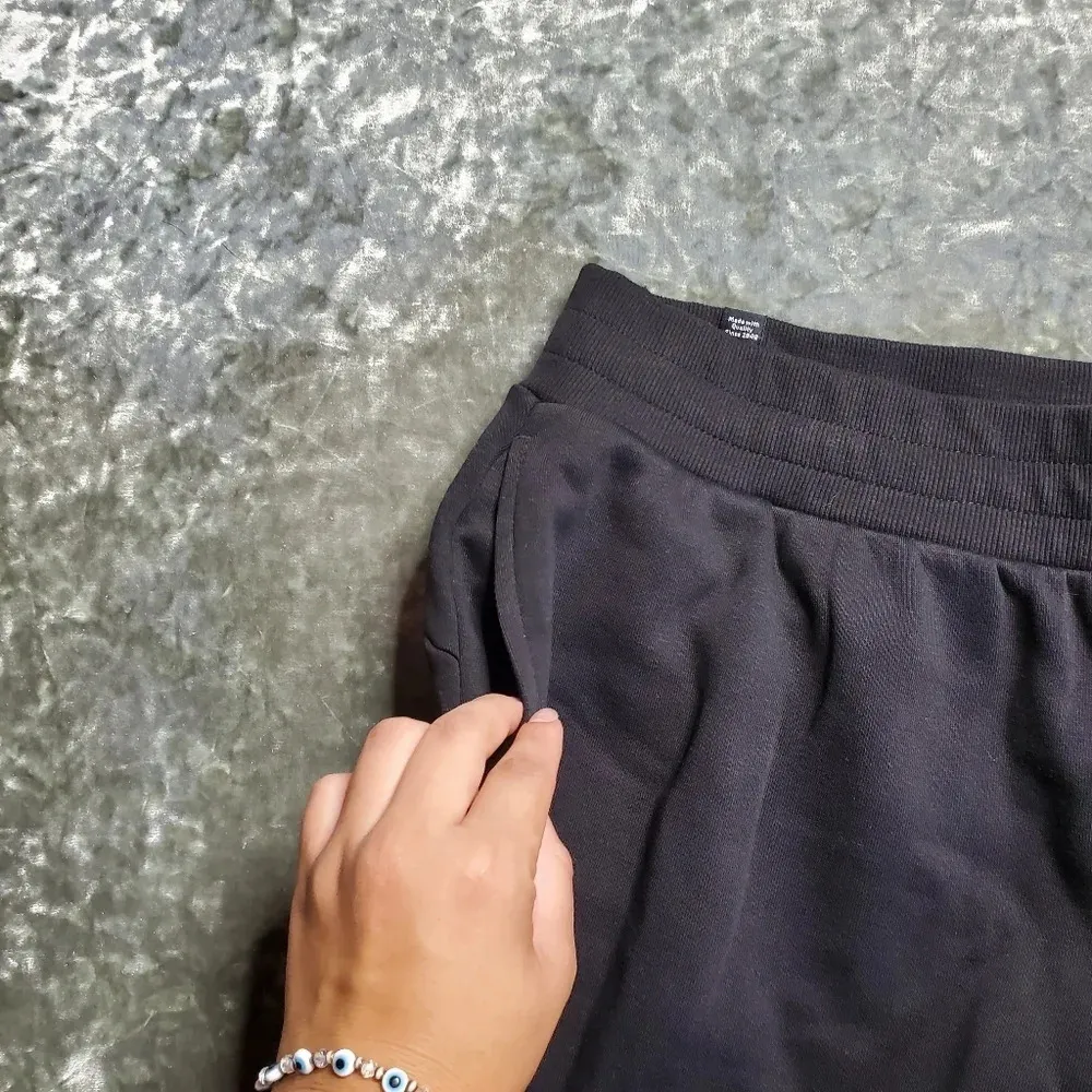 Puma Women's Black Sweatpants - Image 3