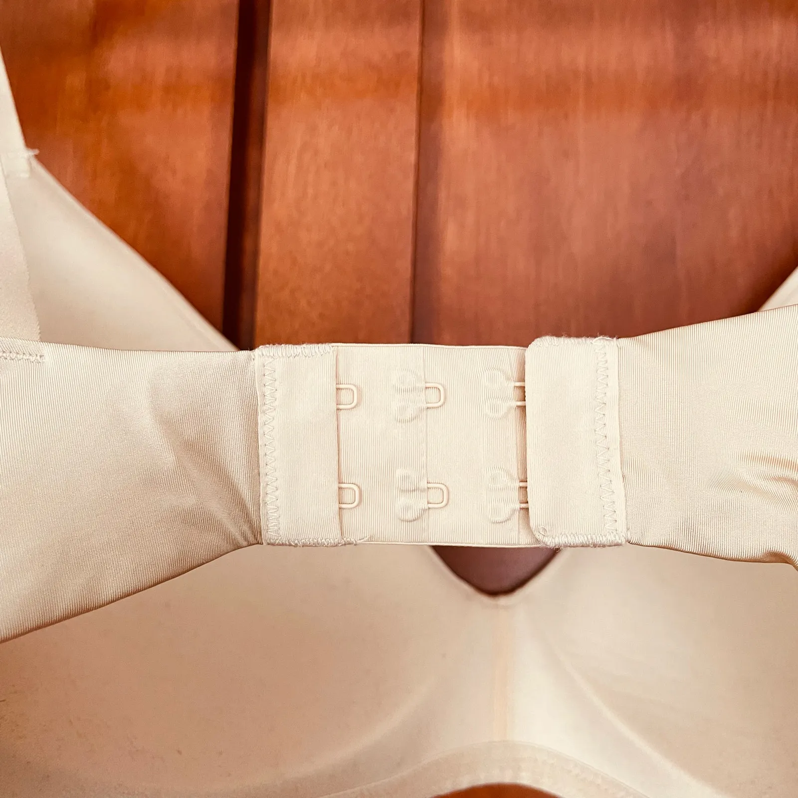 Skims Wireless Form T-Shirt Bra Sand Size 36DDD - Image 6