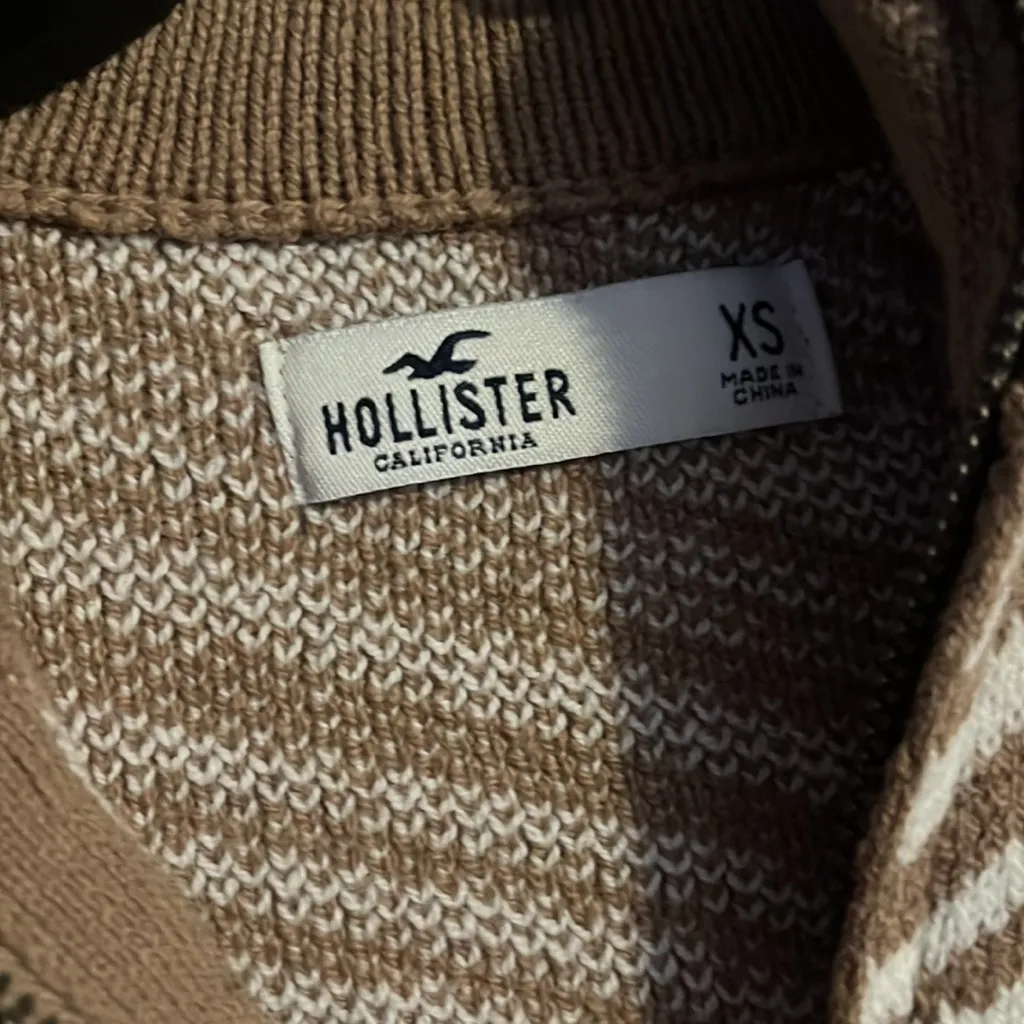 Hollister thick zip up sweater - Image 2
