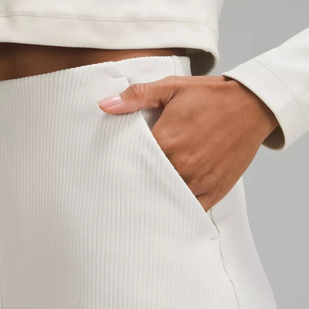 Lululemon Ribbed Softstreme Shorts Size 8 NWT - Bone - Image 3