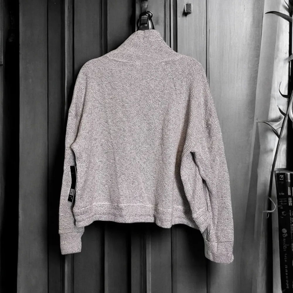 90 Degrees by Reflex 90 Degree by Reflex Sweatshirt/ Sweater/Pullover. NWT
White & Black. Size XXL - Image 2