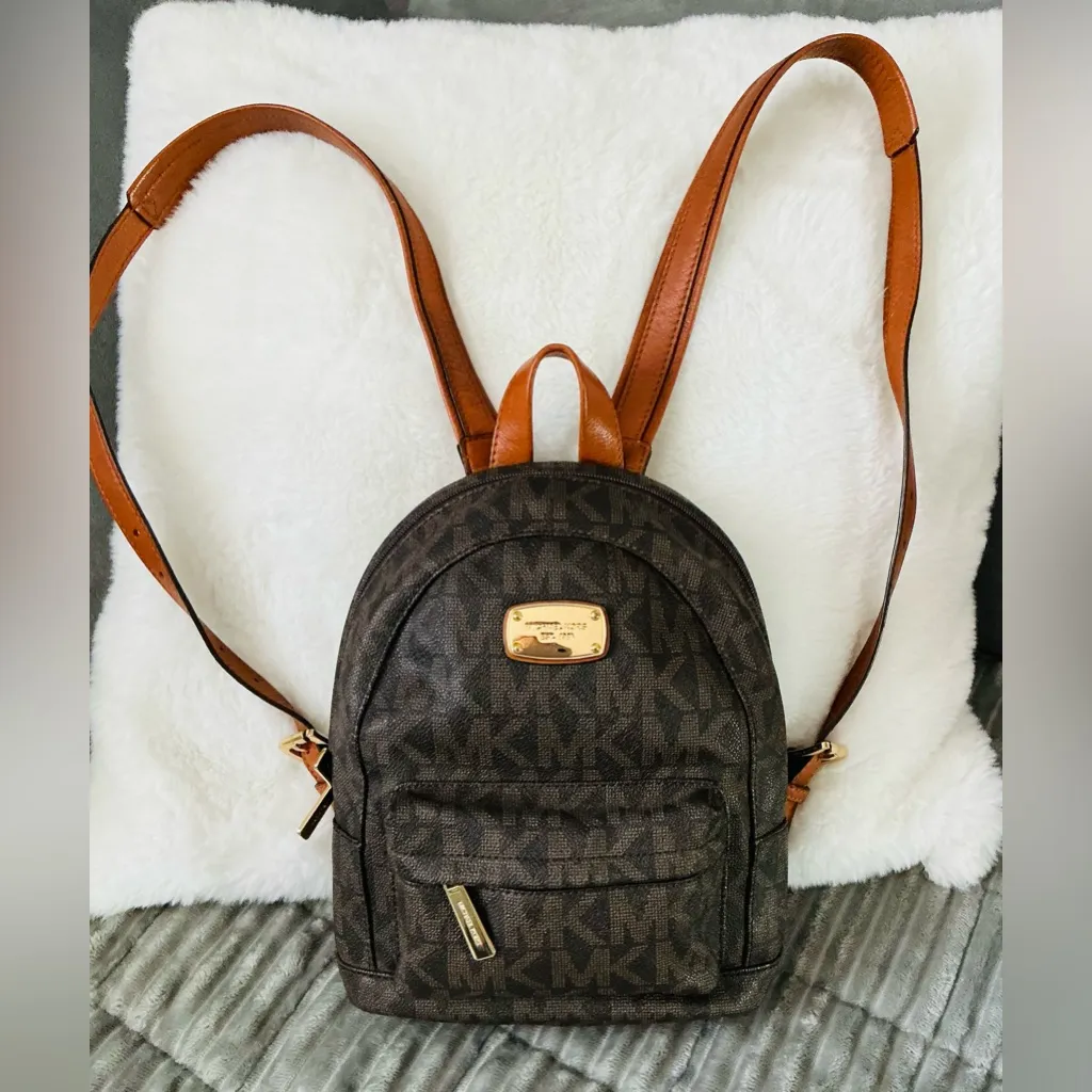  Authentic MICHAEL KORS backpack 💛🤎💛 - Image 9