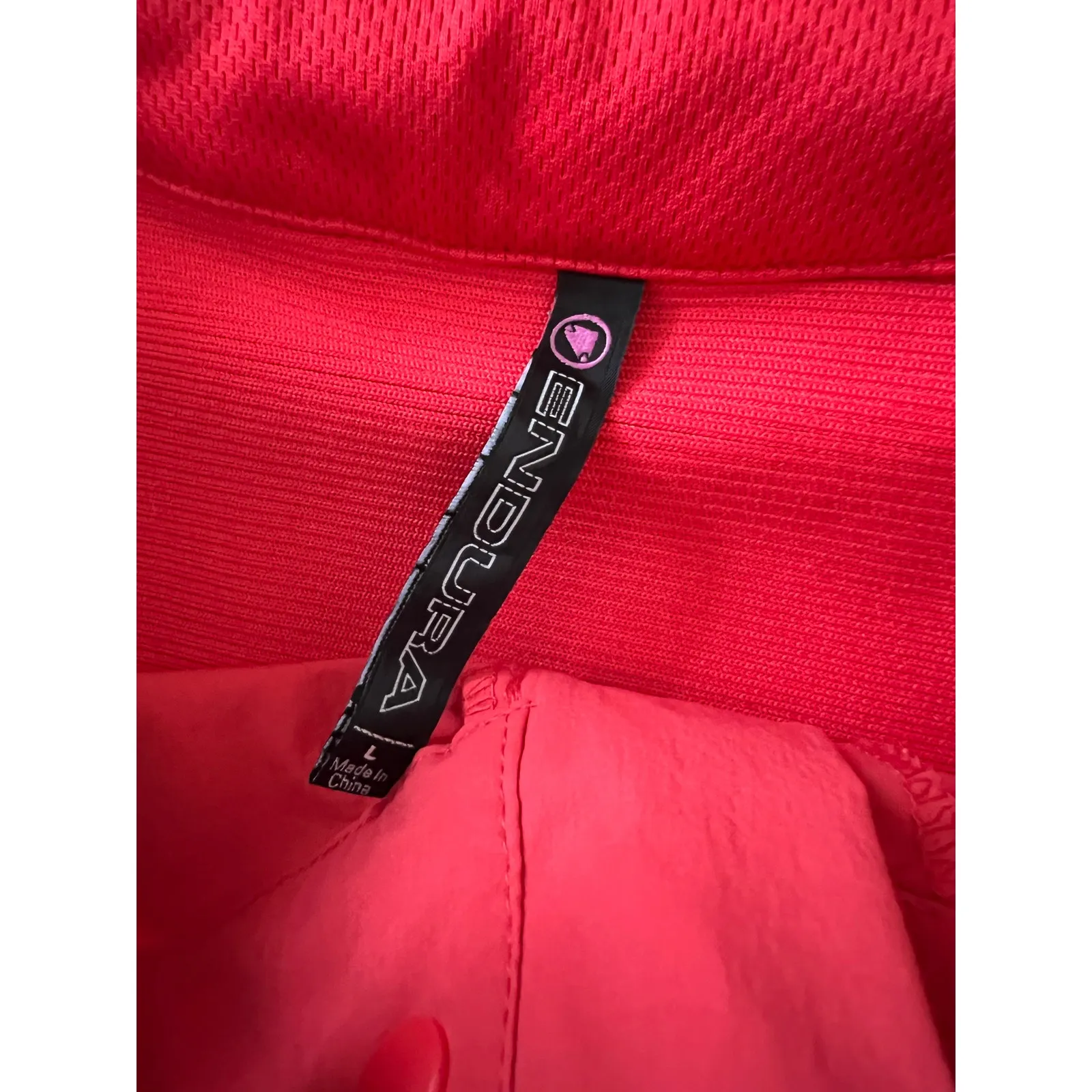 Endura Womens Singletrack lite short 2 racing shorts Red adjustable waist Large - Image 2