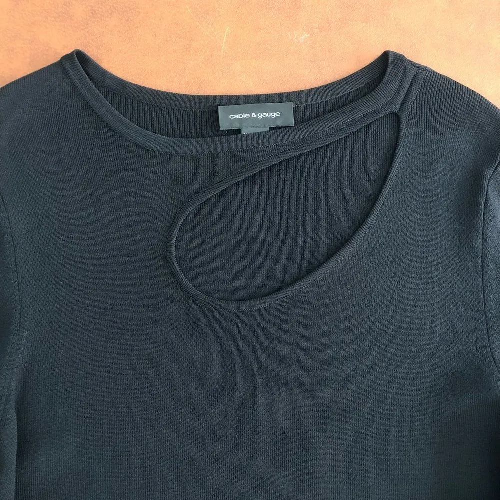 Women's Top w/sexy cut out - Image 5