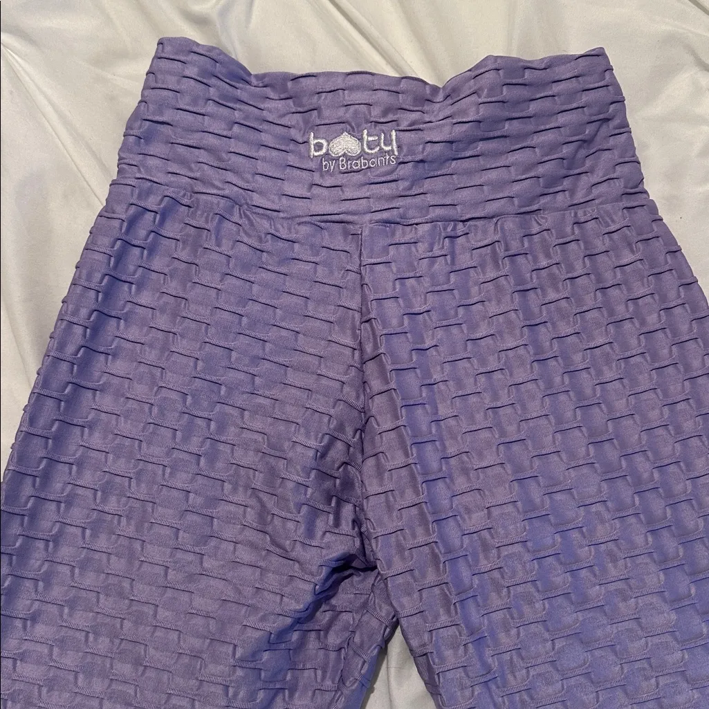 Booty By Brabants Chrome Lavendar Leggings - Image 3