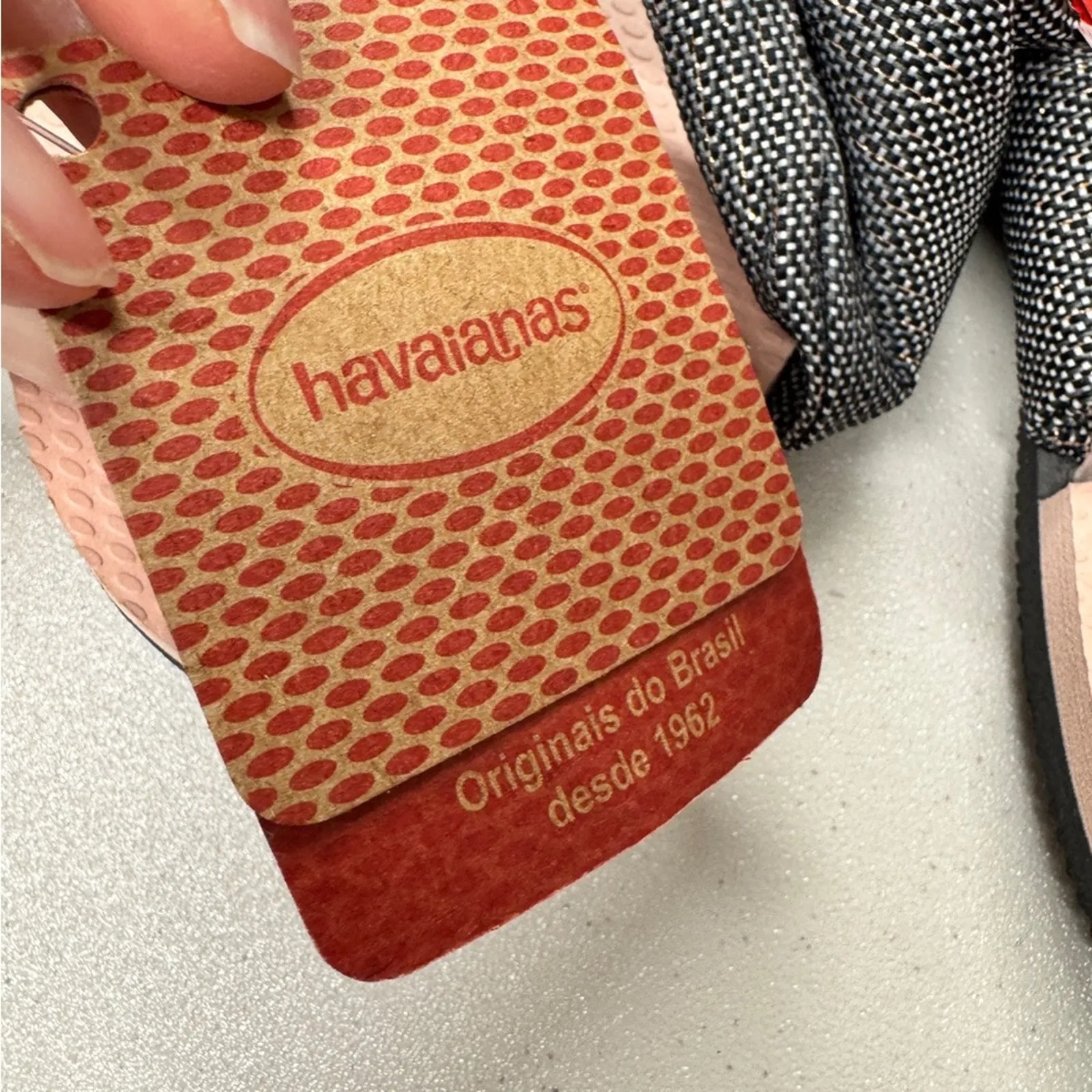 Havaianas Grey Silver Thong Sandals Womens 11/12 NWT Beachy Vacation Flats - Image 5