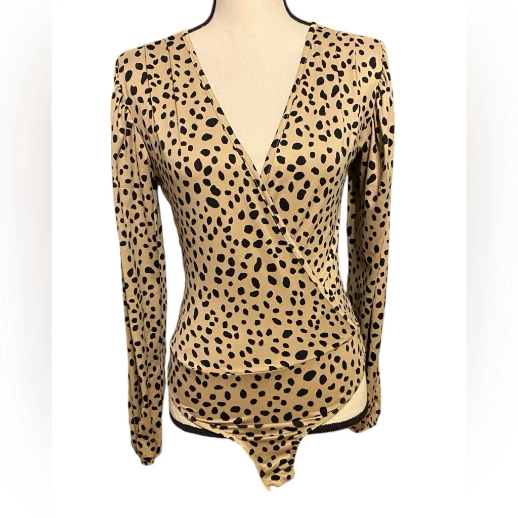 B75 Womens Lulus Wildly Trendy Tan Cheetah Print Long Sleeve Bodysuit Size Small - Image 4