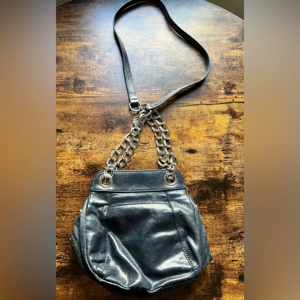 B. Makowsky | ladies crossbody handbag. - Image 10