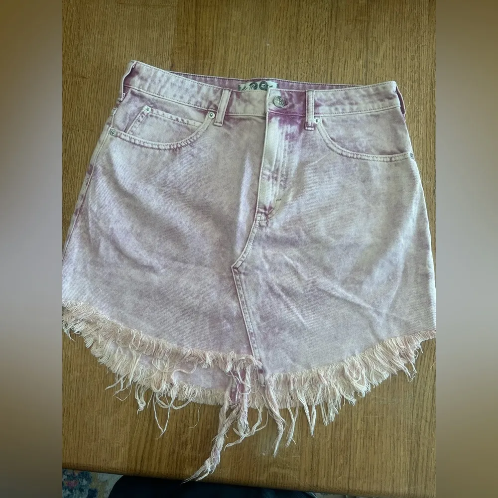 We The Free People NWOT Bailey mini denim skirt pink mineral wash size 29, 16”W - Image 11