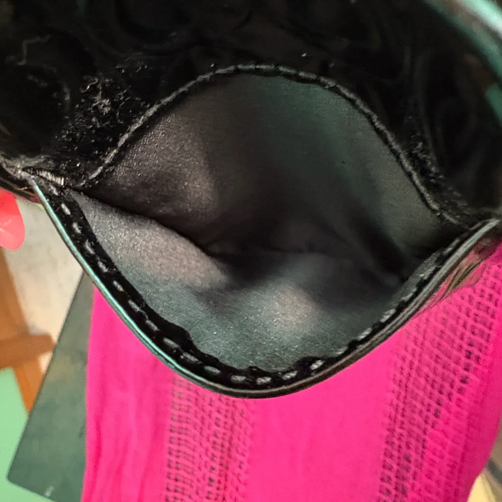 Coach Black Classic “C”  embossed patent leather Wristlet - Image 5