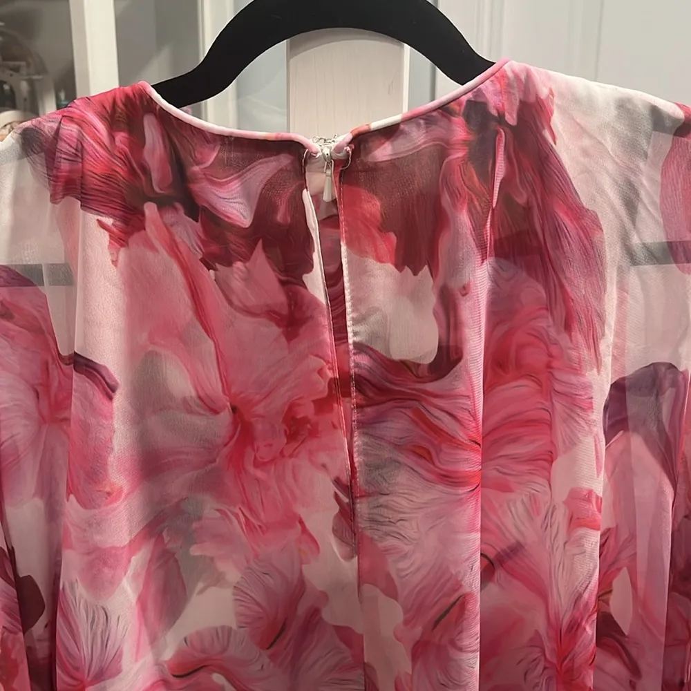 MAC DUGGAL (NWT) Pink Floral Print High Neck Ruffle Hem Cape Mini Dress, Size 0 - Image 8