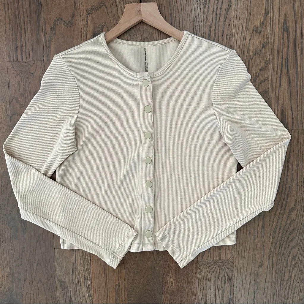 Outdoor Voices CozyRib Snap Front Long Sleeve Cropped Top in Wheat Extra Large - Image 6