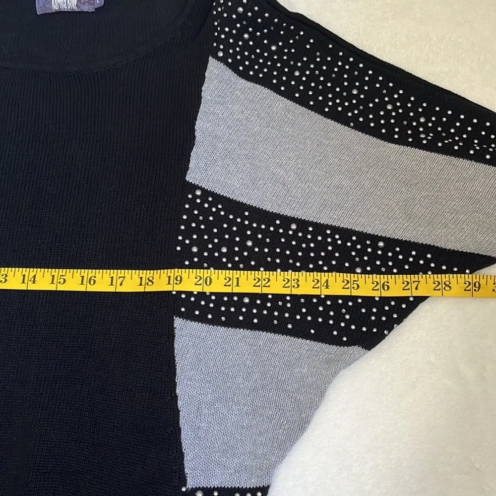 Karma Blue Women’s Dolman Sleeve Sweater Size Large - Image 6