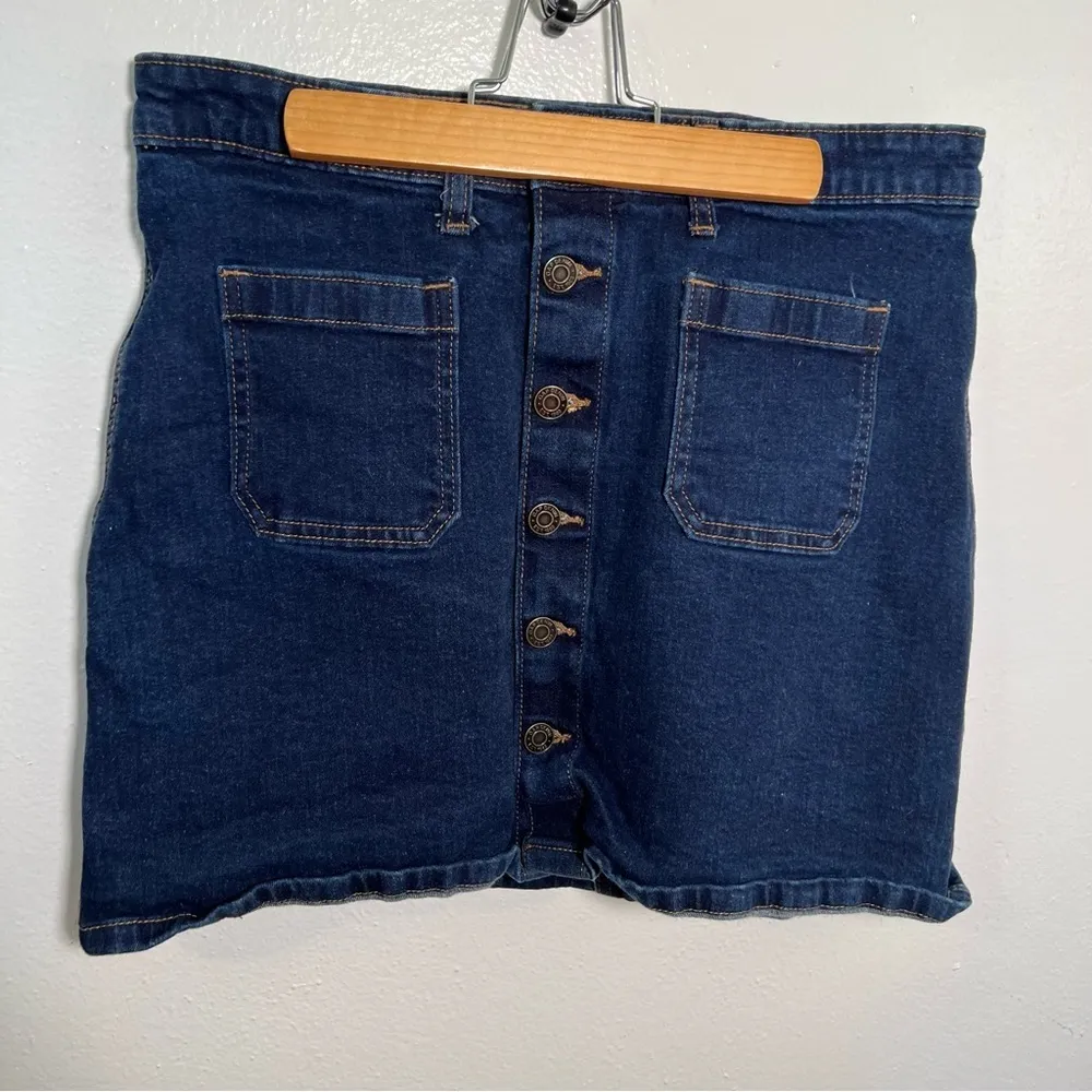 Gap  Button Front Denim Mini Skirt Dark Wash - Image 2