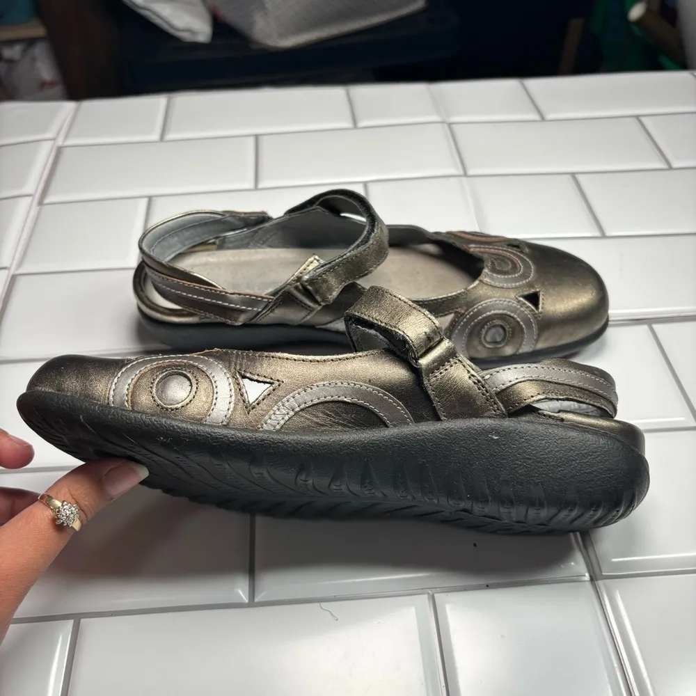 Naot Rongo Mary Jane Koru Brass Lthr/Pewter Lthr metallic‎ women’s size 8 or 39 Gold - Image 9