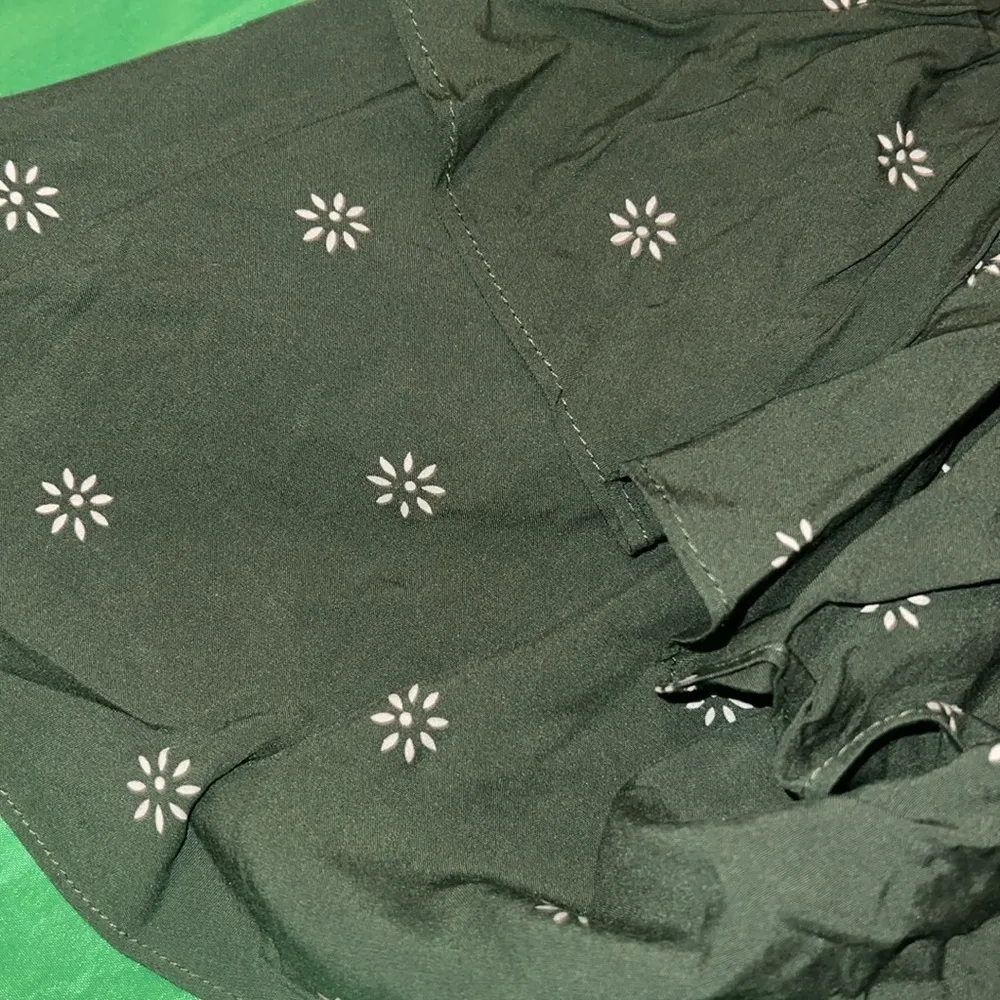 NWT Madewell Floral Ruffle Olive Green Skirt size XS - Image 11