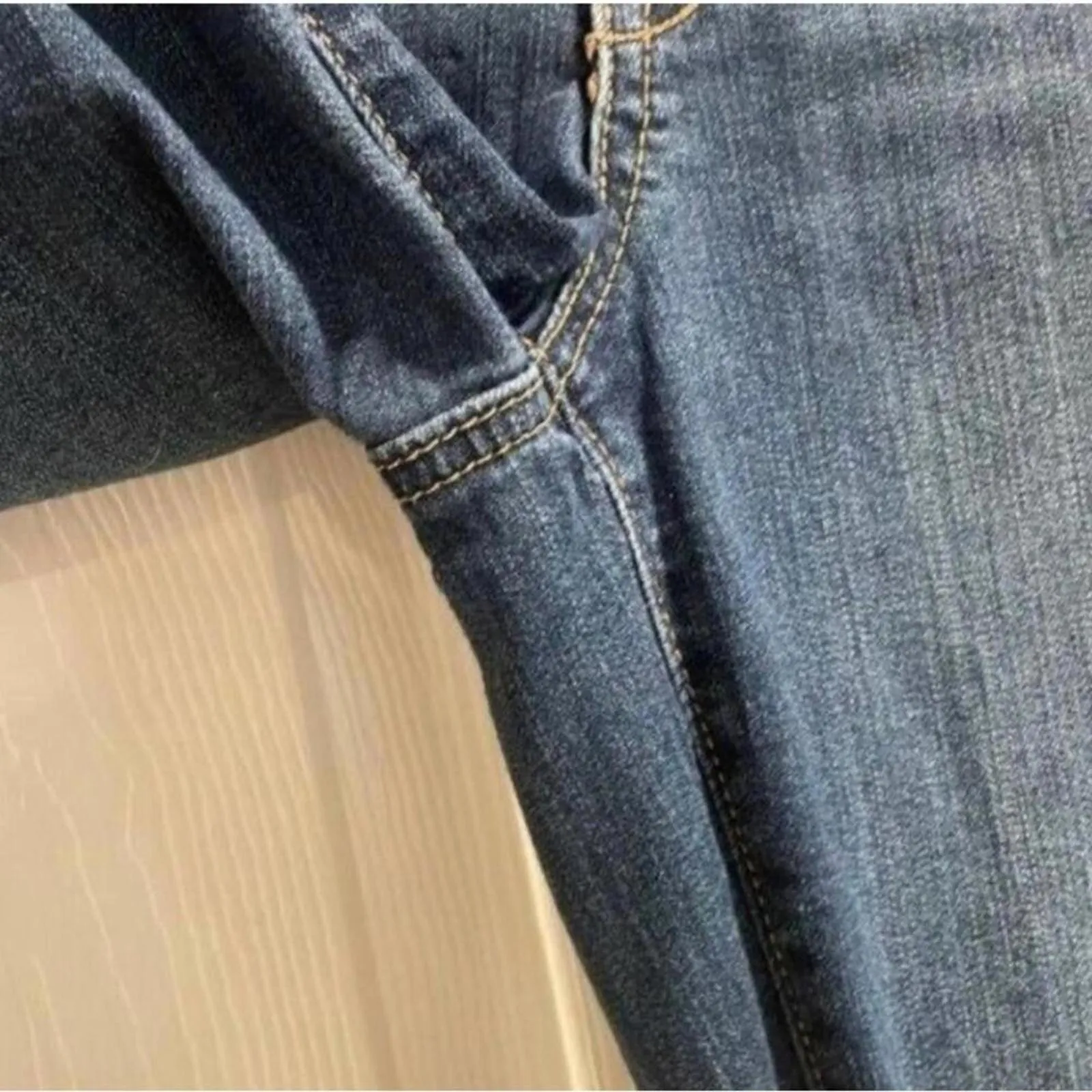 1822 Taylor Rolled Hem Distressed Denim Jeans Blue Size 8 - Image 6