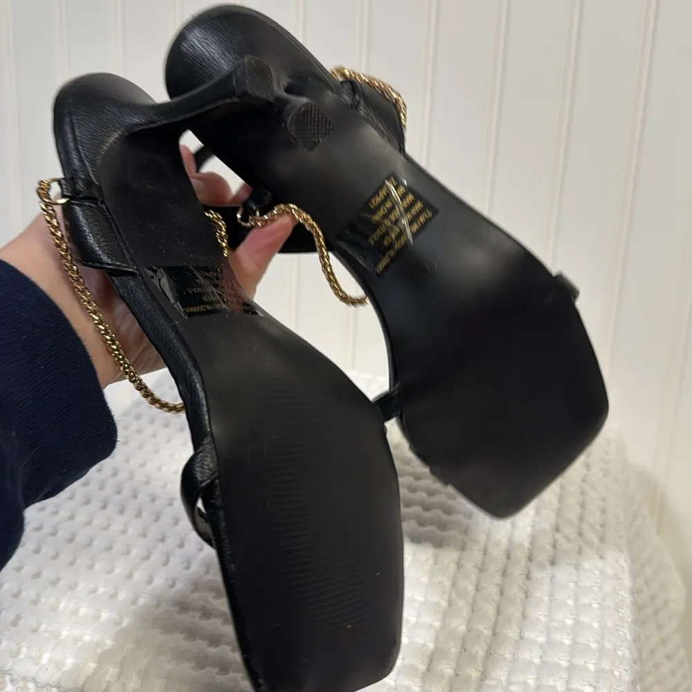 Nanette Lapore Black Strappy Heels Gold Chain 7.5 sandals square toe - Image 5