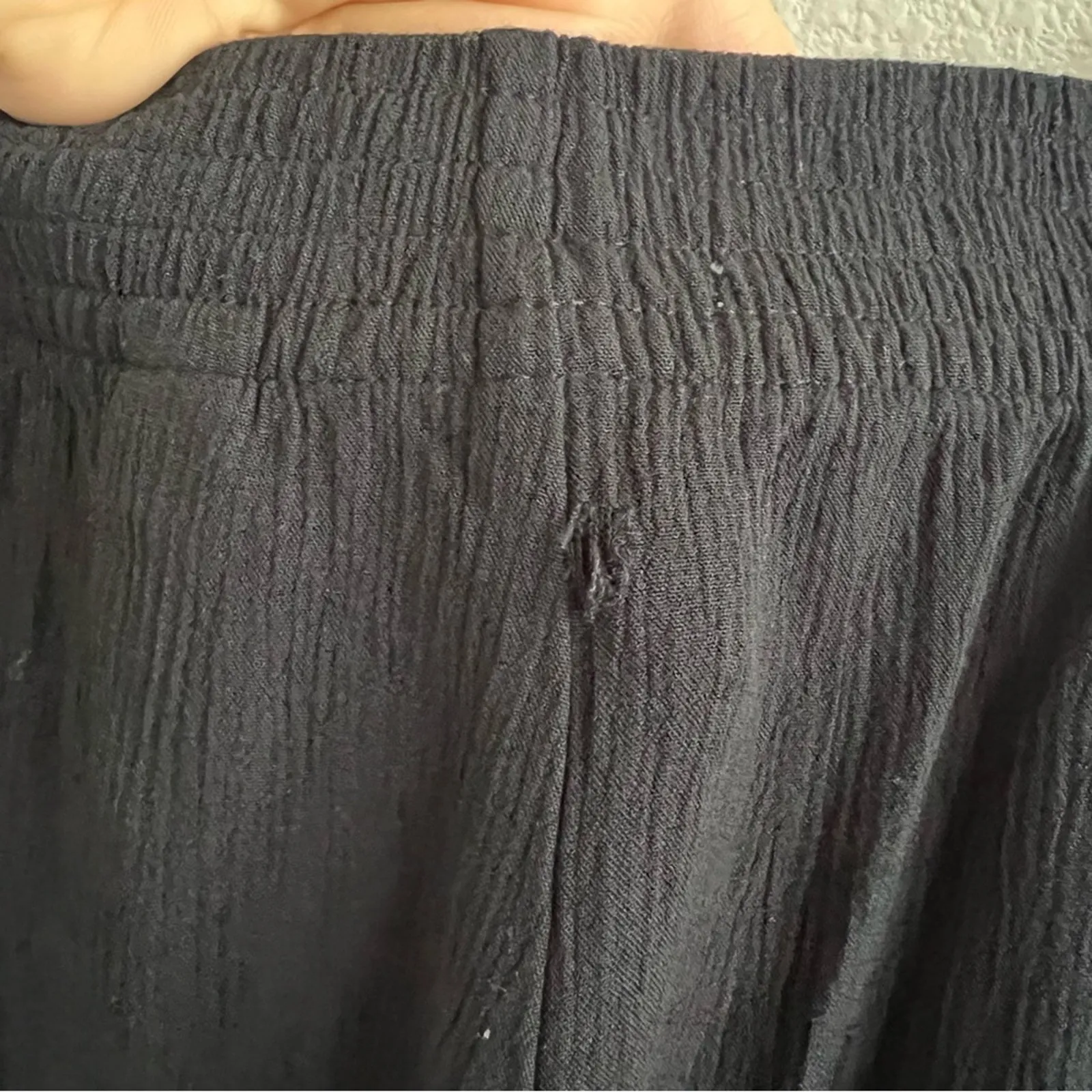 Aritizia Babaton Cohen Black Pull on Crepe Slim Ankle Crop Pants Small - Image 4