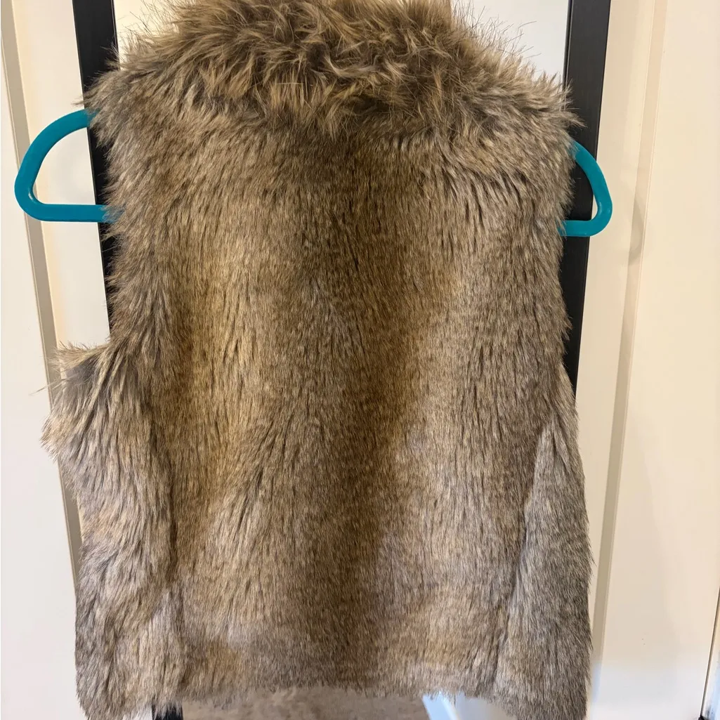 Express Faux Fur Vest Small - Image 4