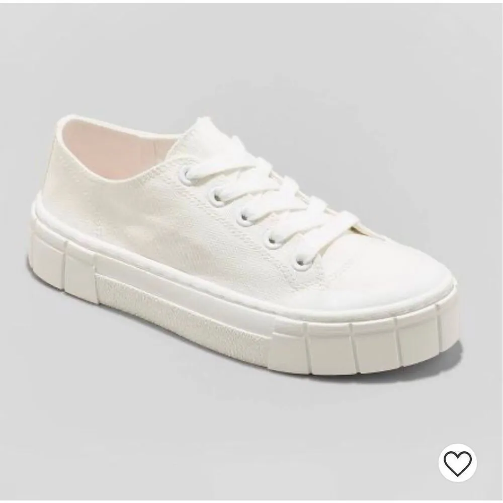 NEW Mad Love Women's Fran Sneakers- Size 8 White - Image 2