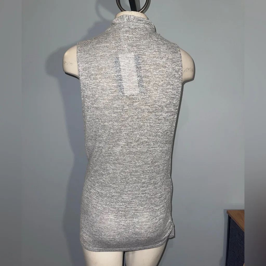 Market & Spruce heather gray faux wrap lightweight sleeveless sweater top Medium - Image 2