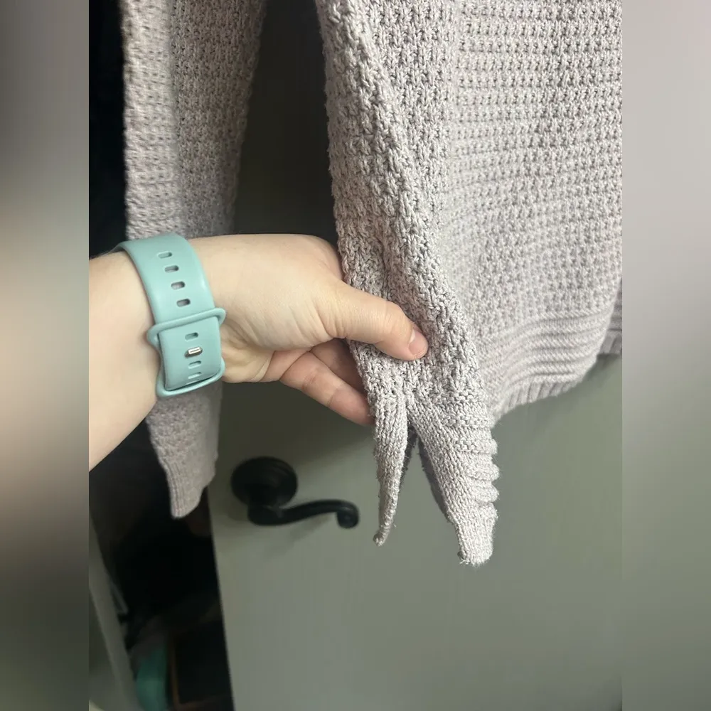 Old Navy Sweater - Image 6