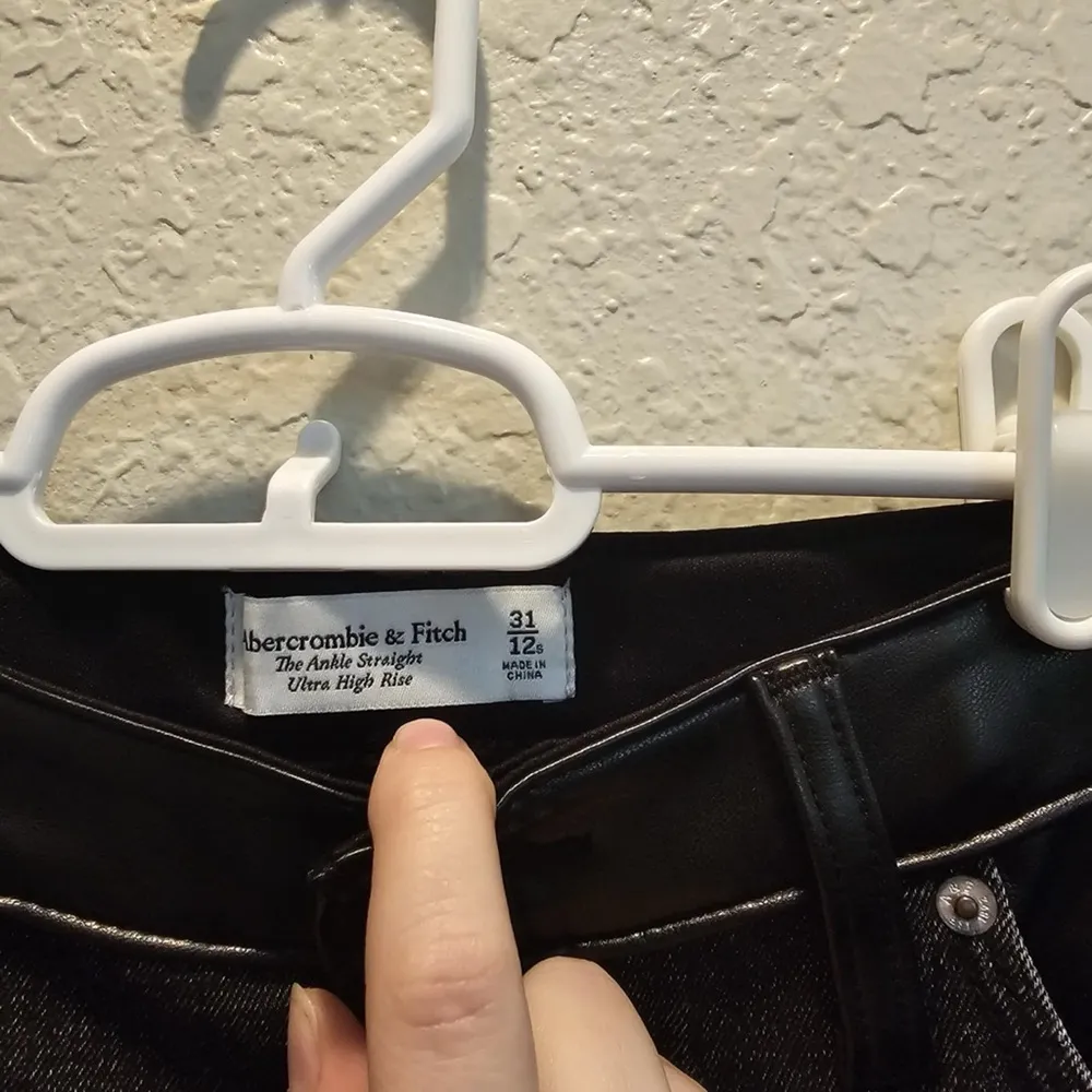 Abercrombie & Fitch Womens‎ 12s Ankle Straight Ultra High Rise Mixed Fabric Jean - Image 3